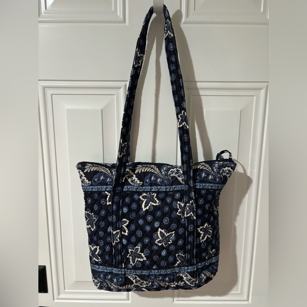 Vera Bradley Blue Quilted Bag 12" W x 12" H x 3.5" D Zipper Top Excellent Cond